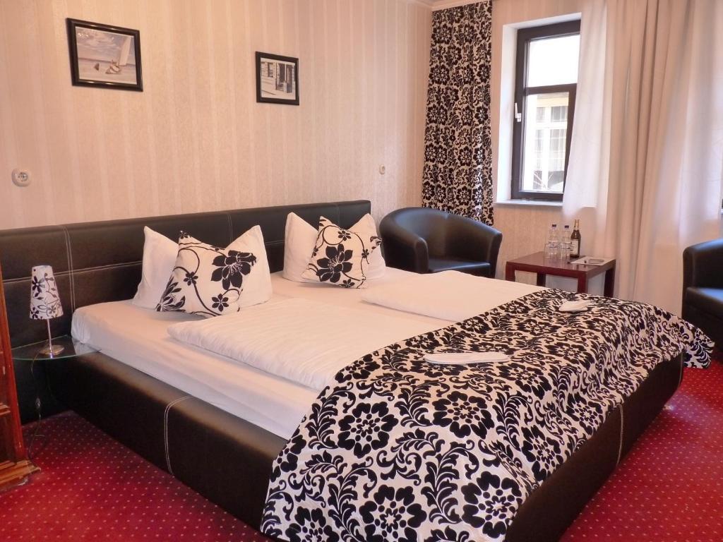Hotel Zur Traube Freyburg Δωμάτιο φωτογραφία